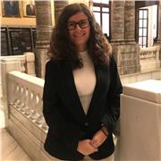 Profesora de apoyo para estudiantes de primaria y de secundaria.